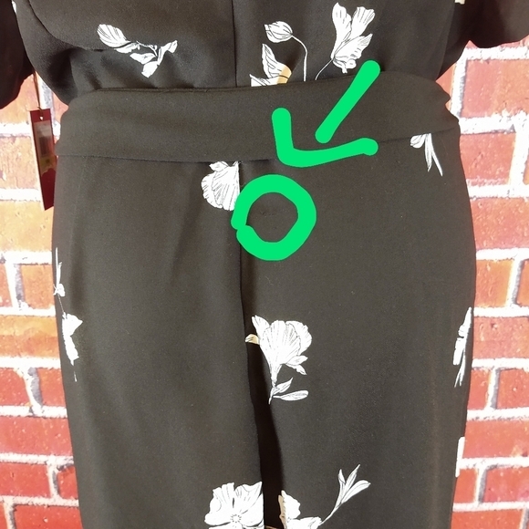 Vince Camuto Floral Jumpsuit - Picture 14 of 14